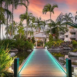 Coral Sands Beachfront 4* Trinity Beach